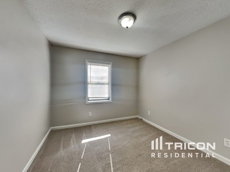 Building Photo - 4170 Summer Wood Dr