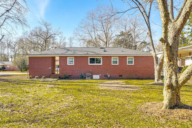 Building Photo - 7012 Terrace Dr