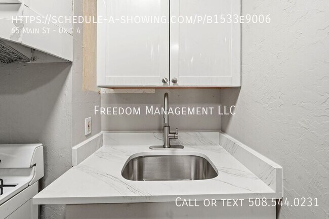 Building Photo - 65 Main St