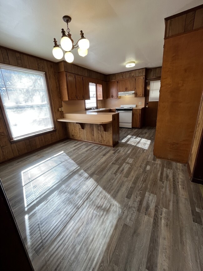 Building Photo - 1607 Glenbourne Ave