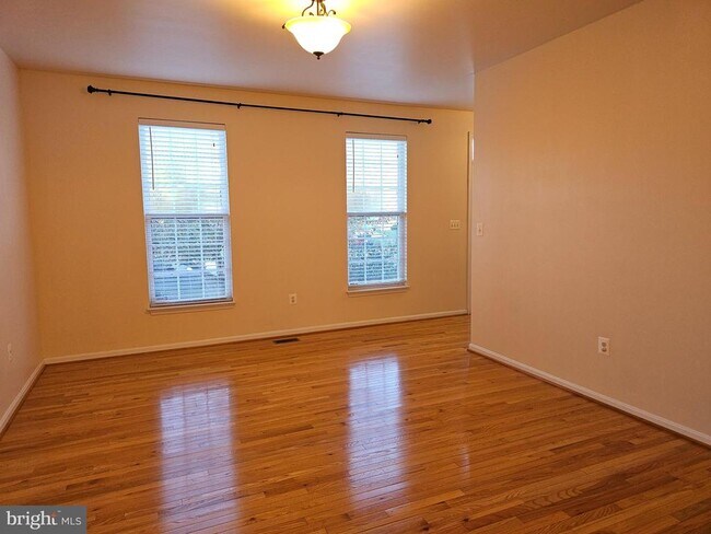 Building Photo - 6125 Hot Spring Ln