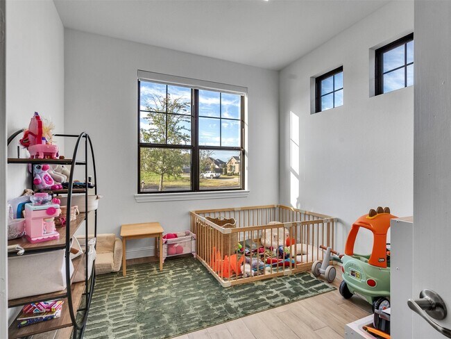 Building Photo - 913 Goose Creek St