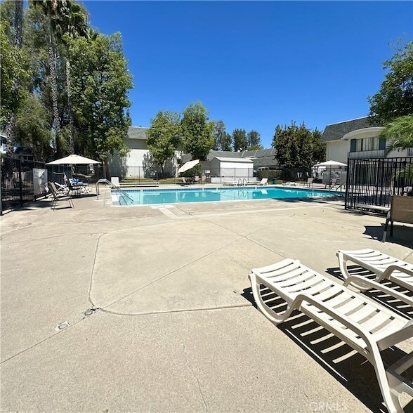 Building Photo - 10235 Lurline Ave