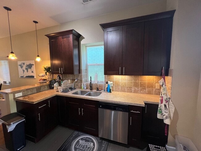 Building Photo - Santa Fe Arts District Gem, 3bed x 2 bath