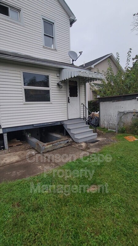 Building Photo - 459 Blackman St