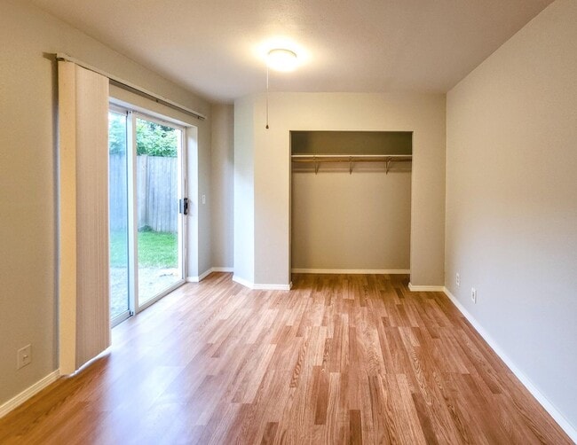 Building Photo - Welcome to your new home in the heart of Juanita!