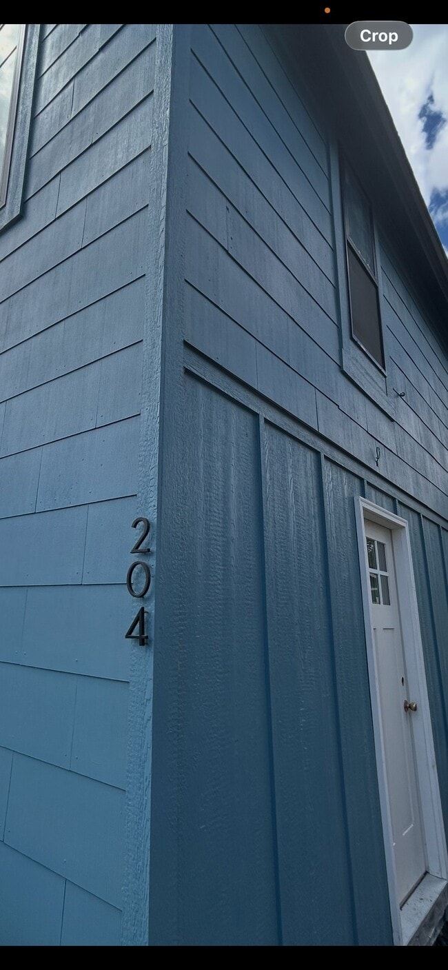 Building Photo - 204 Chipeta Ave