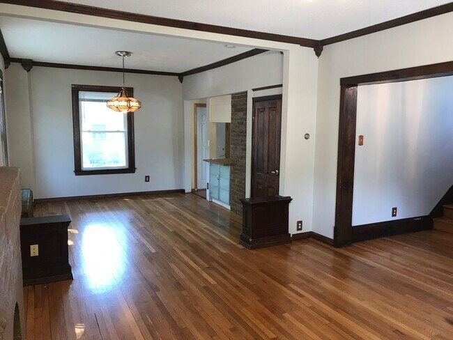 Building Photo - Four-Bedroom Single Family Home in Merriam...