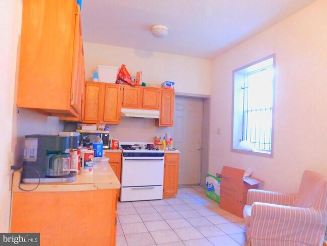 Primary Photo - 2142 N Carlisle St