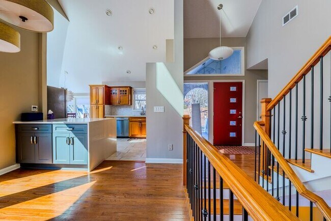 Building Photo - 4518 Club House Dr