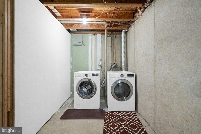 Building Photo - 9071 Loreleigh Way