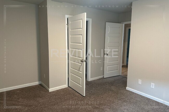 Building Photo - 1138 Burlington Pass Dr