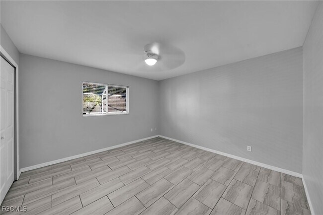 Building Photo - 1407 SE 24th Ave