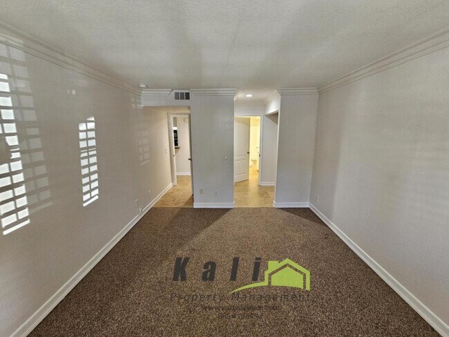Building Photo - 755 Brookstone Rd