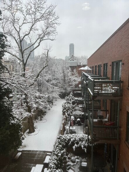 Building Photo - 61 Grand St