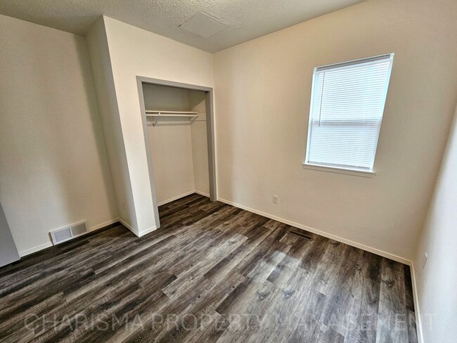 Building Photo - Cozy Two-Bedroom Apartment – Great Locatio...