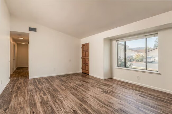Building Photo - 161 Bender Cir