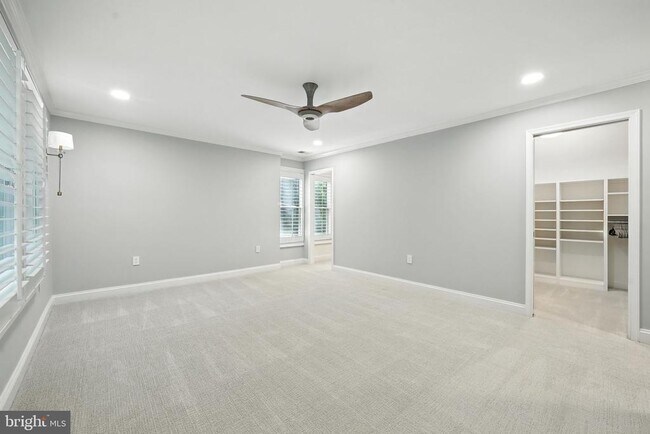 Building Photo - 10198 Cedar Pond Dr