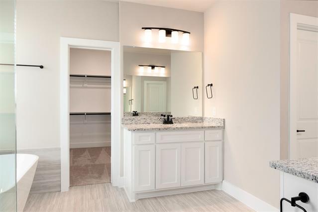 Building Photo - 1817 Hidden Crk Dr