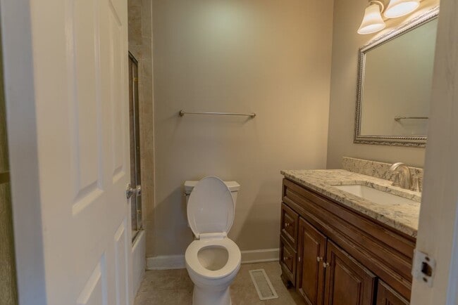 Building Photo - 4345 Mumford Dr