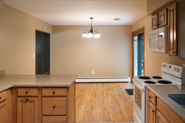 Building Photo - Must See Ranch Single Family Home