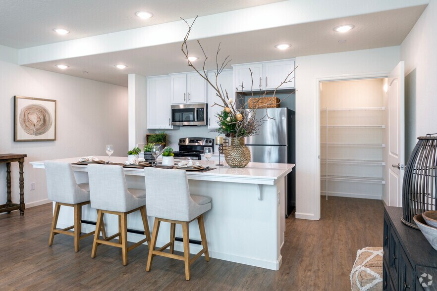 Portola Plaza 3700 Loma Vista Pky Clovis CA 93619 Apartment Finder