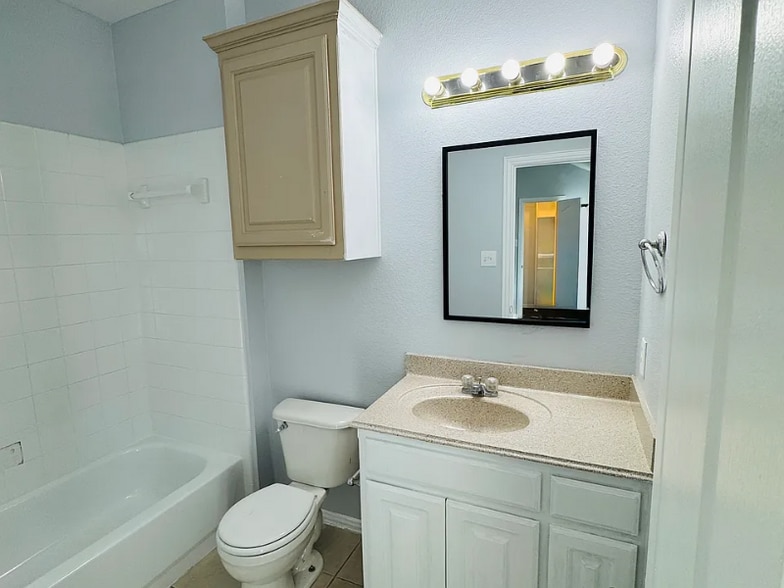 Building Photo - 5728 Swords Dr