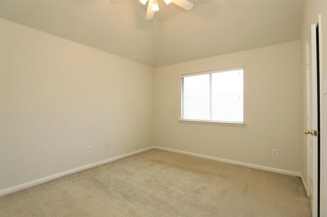 Building Photo - 6523 Trenton Lake Ln