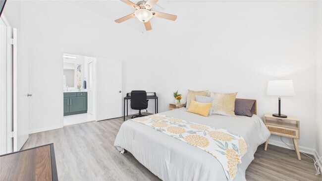 Building Photo - 1211 Jackson Blvd