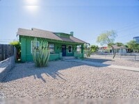 Building Photo - 1001 E Garfield St