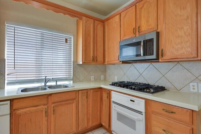 Building Photo - 13552 Anarosa Loop