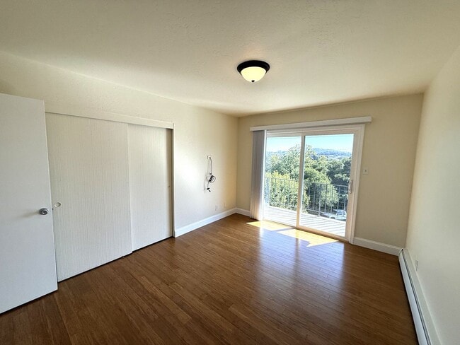 Building Photo - SPACIOUS 3BR/3BA NOVATO HOME WITH FLEXIBLE FLOORPLAN, LARGE FAMILY ROOM AND BONUS AREAS, GREAT OU...
