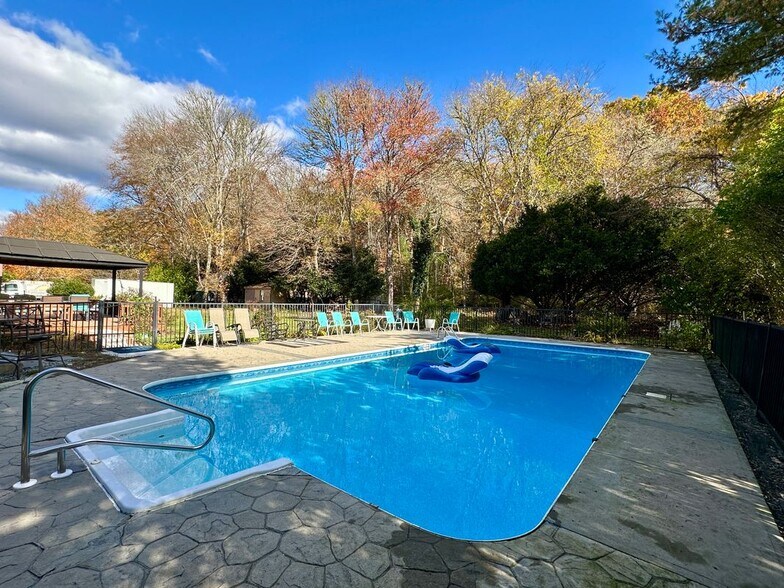 Building Photo - 469 Barbers Pond Rd