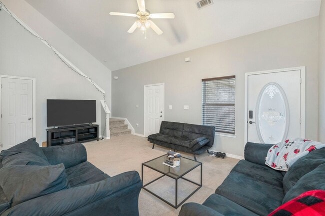 Building Photo - 3 Bedroom in Navarre!!