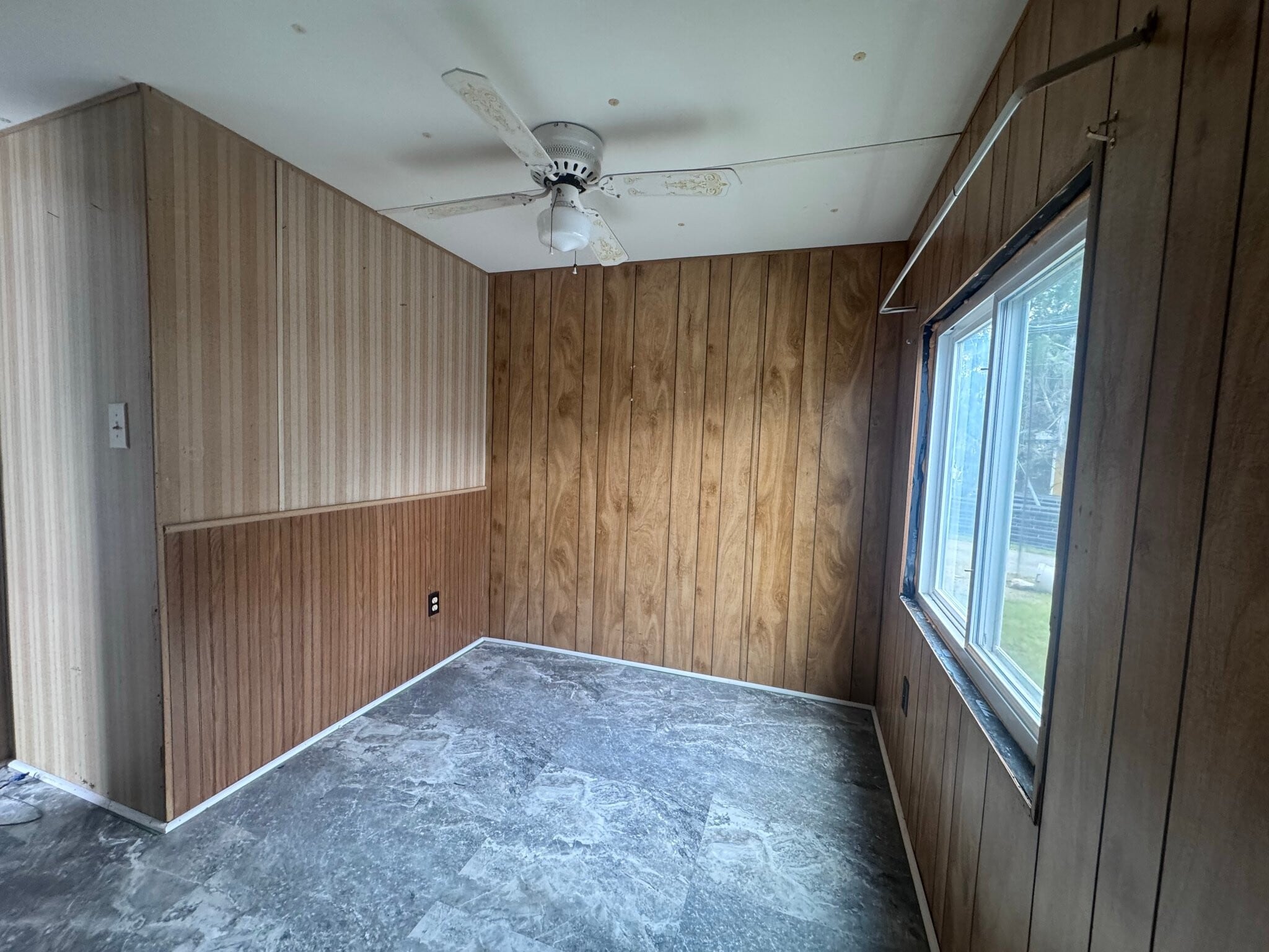 Building Photo - 4115 Aurora Rd