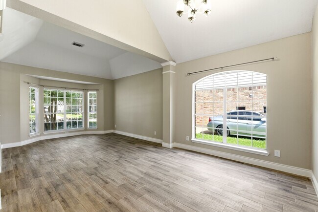 Building Photo - 6231 Presidio Canyon Dr