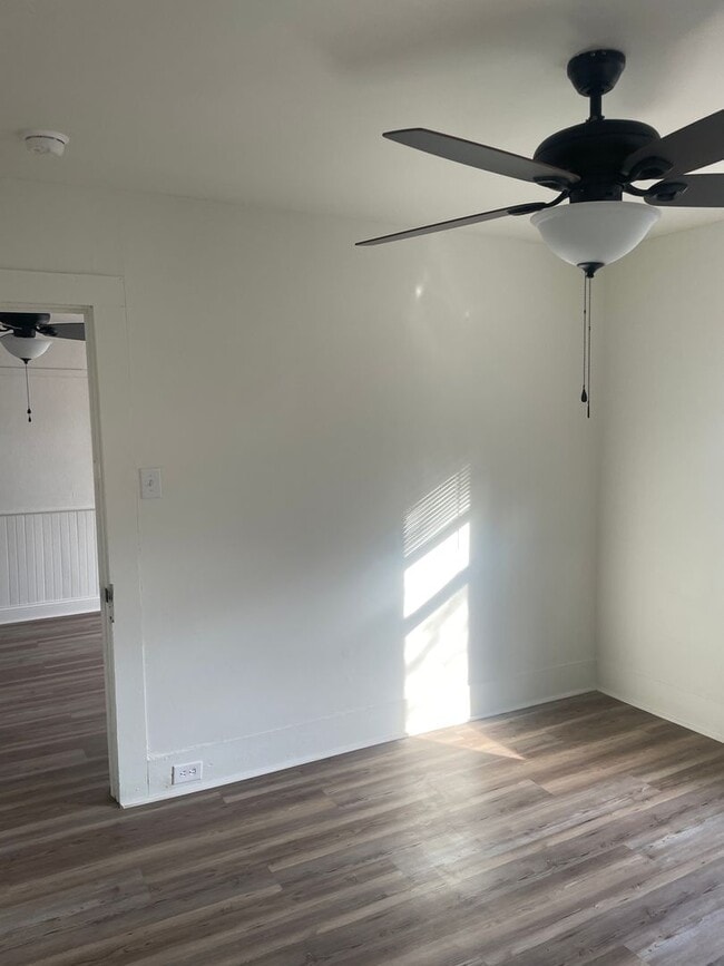 Building Photo - 3 Br 1 Bath House