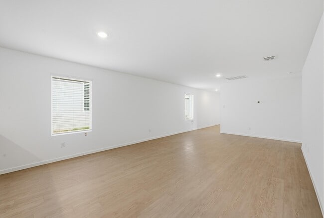 Building Photo - 3928 Pontchartrain Pkwy