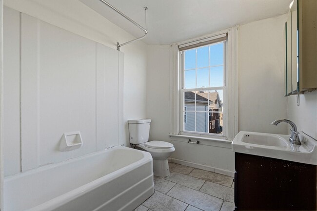 Building Photo - 37 W 34th St.