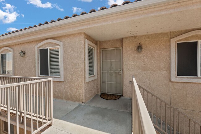 Building Photo - 6800 Vista Del Norte Dr NE