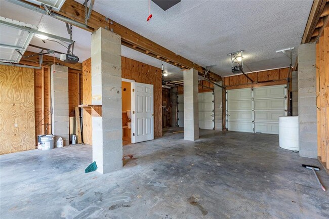 Building Photo - 70 Tarpon St