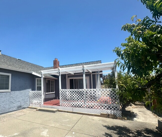 Building Photo - 1701 Ventura Way