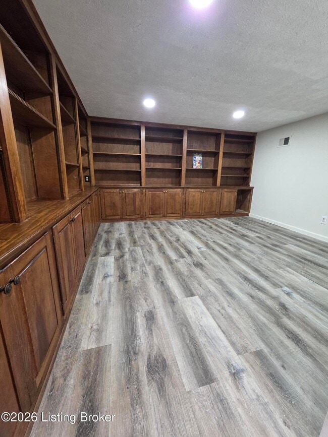 Building Photo - 8802 Nottingham Pkwy