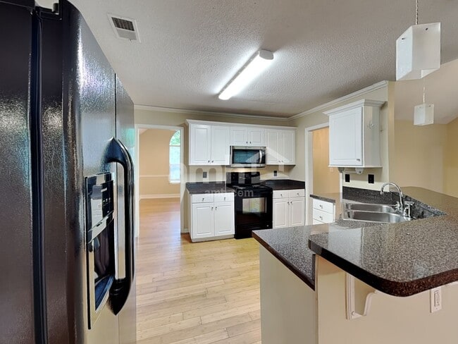 Building Photo - 68 Barrington Farms Pky