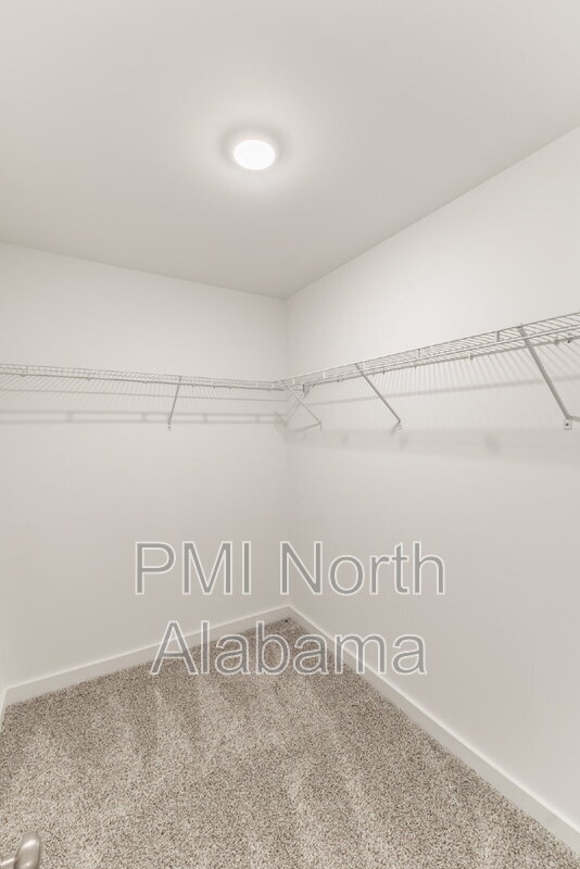 Building Photo - 7574 Discovery Pt Dr NW