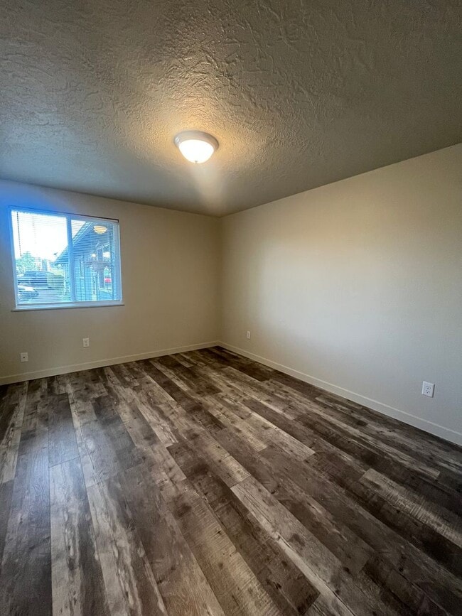 Building Photo - 1-Bedroom 1-Bathroom apartment in Cottage Grove