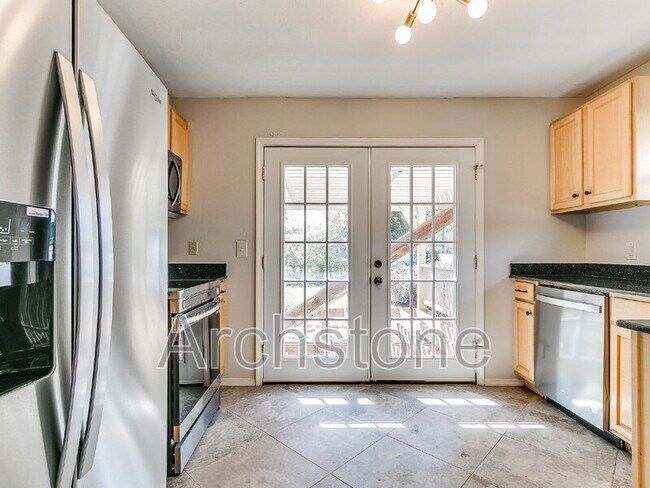 Building Photo - 1732 Carlisle Rd