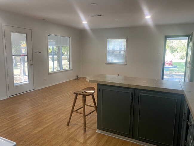 Building Photo - Casita 236