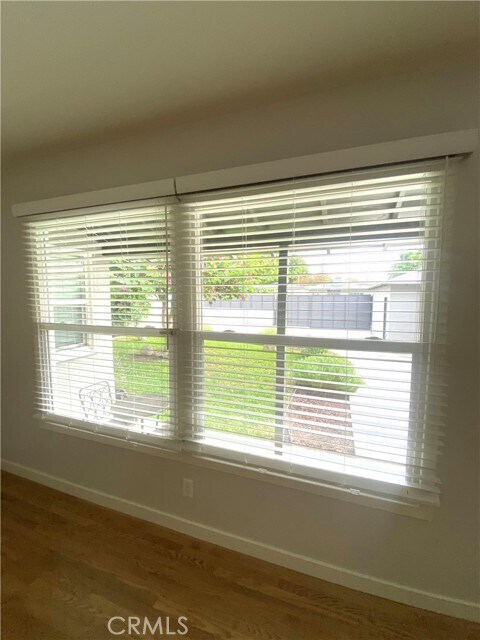 Building Photo - 656 N Vallejo Way