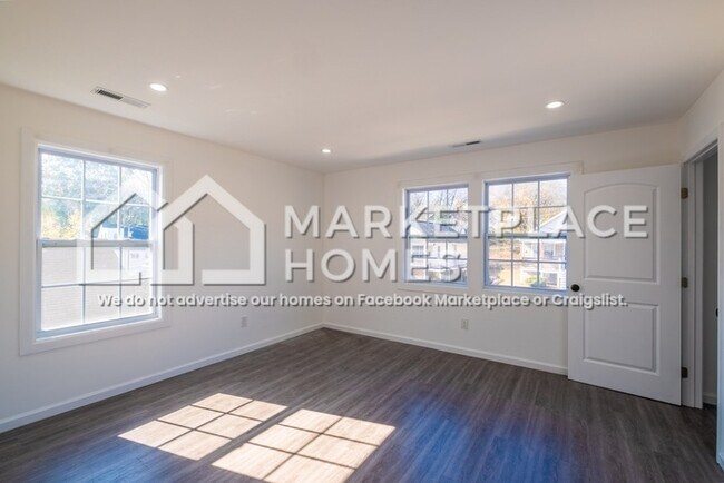 Building Photo - 4310 Ohls Ave